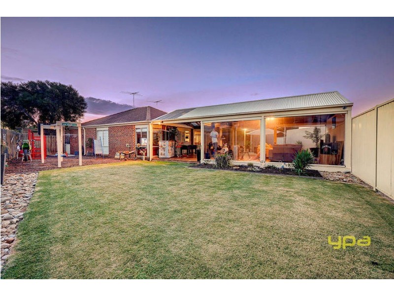 17 David Street, Melton South VIC 3338