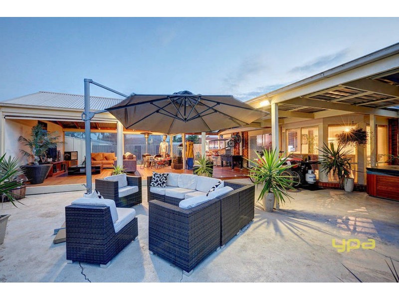 17 David Street, Melton South VIC 3338