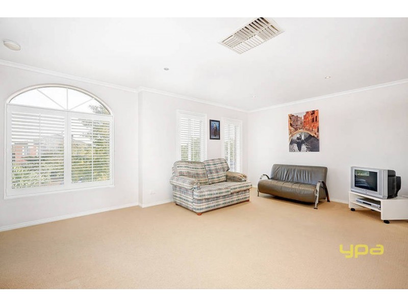 8 Prahn Court, Brookfield VIC 3338