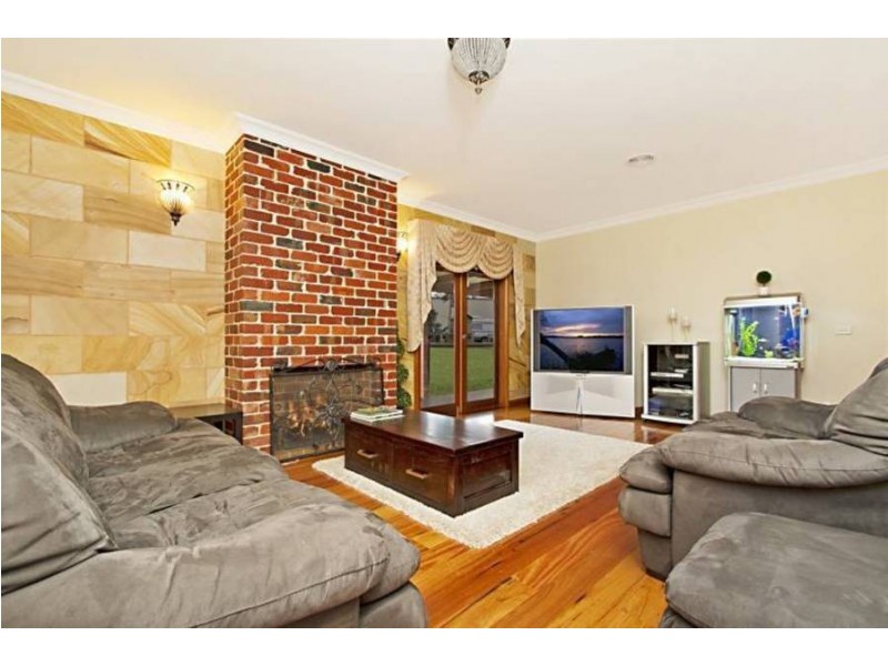 36 Strathtulloh Circuit, Melton South VIC 3338