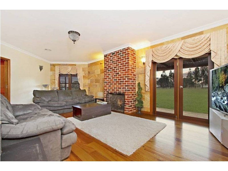 36 Strathtulloh Circuit, Melton South VIC 3338
