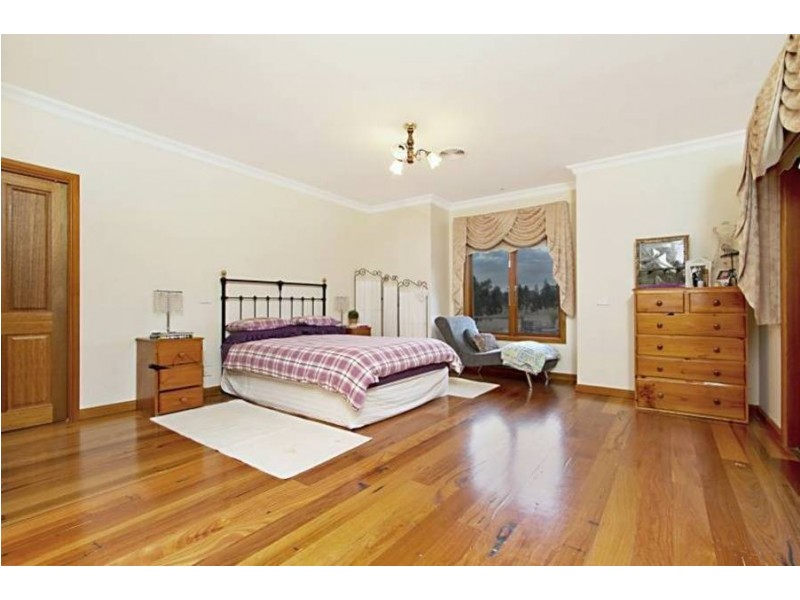 36 Strathtulloh Circuit, Melton South VIC 3338