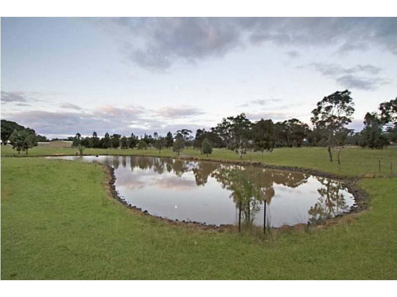 36 Strathtulloh Circuit, Melton South VIC 3338