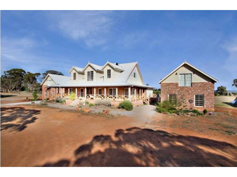 71 Greens Road, Rockbank VIC 3335