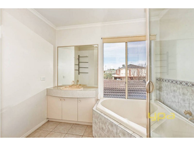 6 Jonson Avenue, Melton West VIC 3337