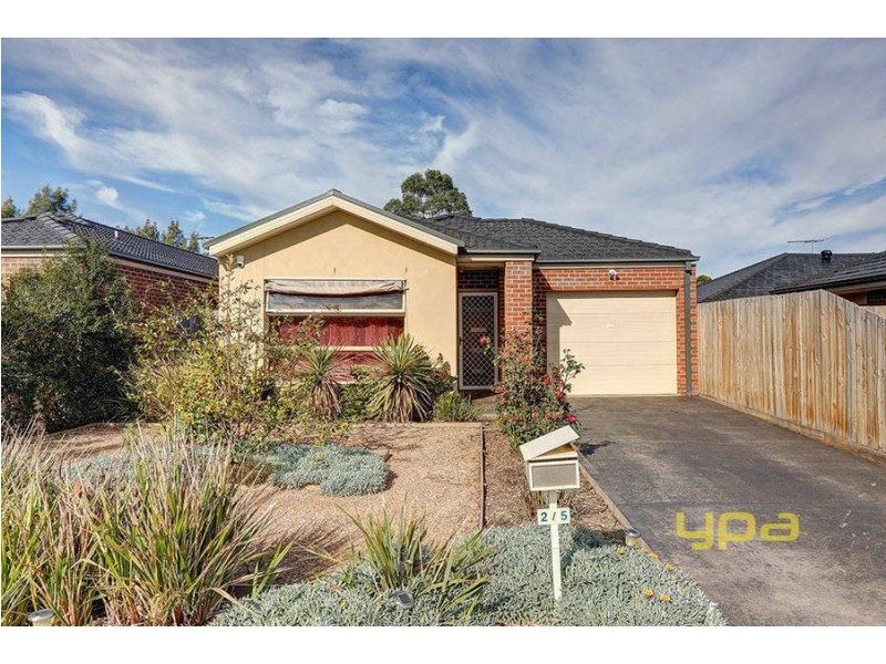 2/5 Haywood Grove, Melton West VIC 3337