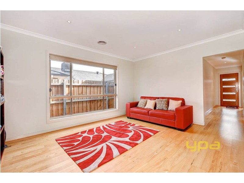 2/5 Haywood Grove, Melton West VIC 3337