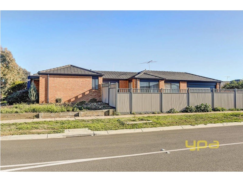 22 Fairhaven Boulevard, Melton West VIC 3337