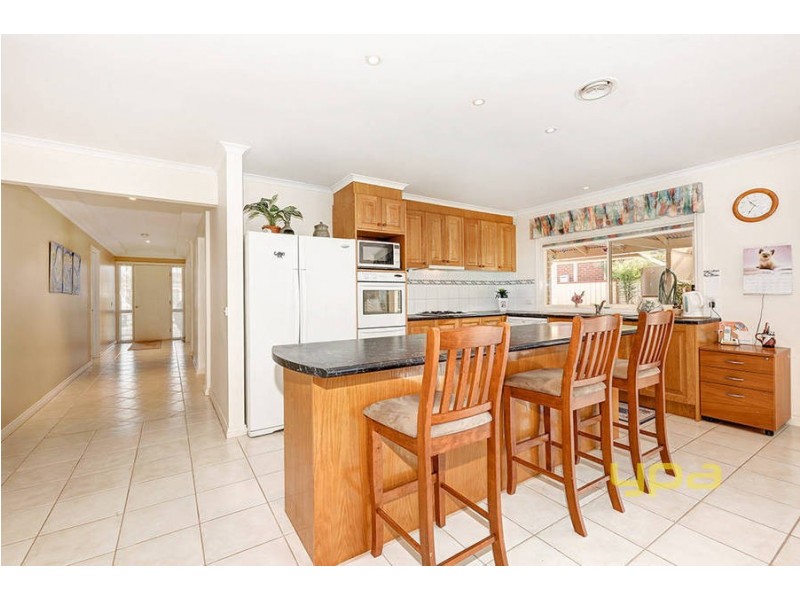 14 Southdean, Melton West VIC 3337