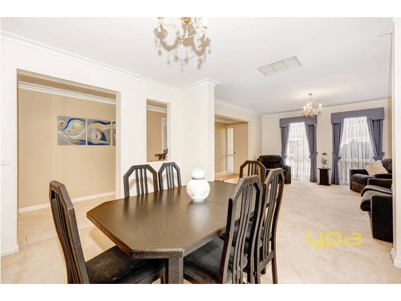 14 Southdean, Melton West VIC 3337