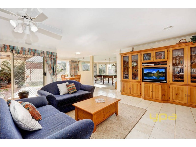 14 Southdean, Melton West VIC 3337