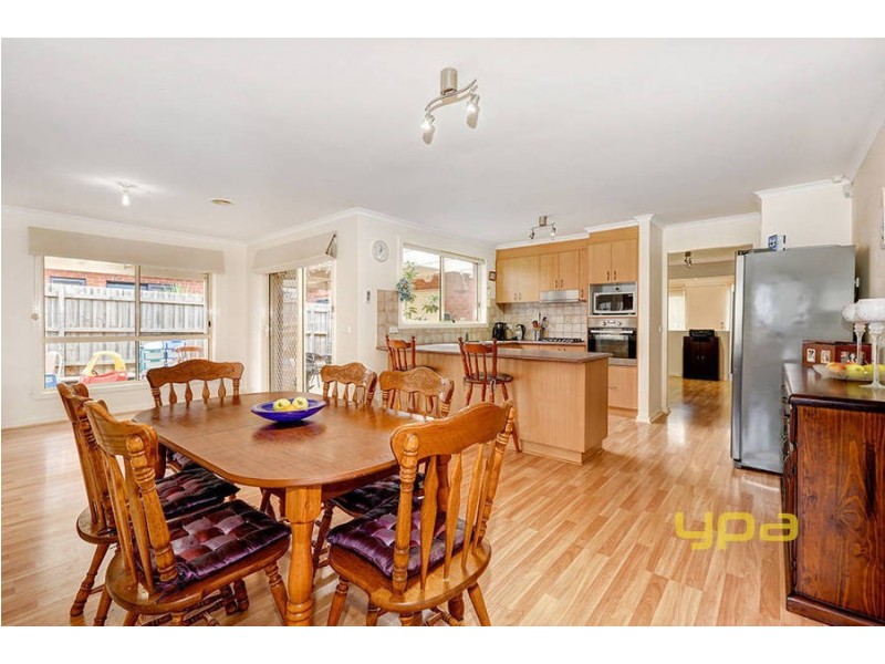 6 Viviannes Way, Melton VIC 3337