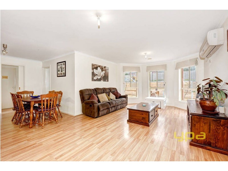 6 Viviannes Way, Melton VIC 3337