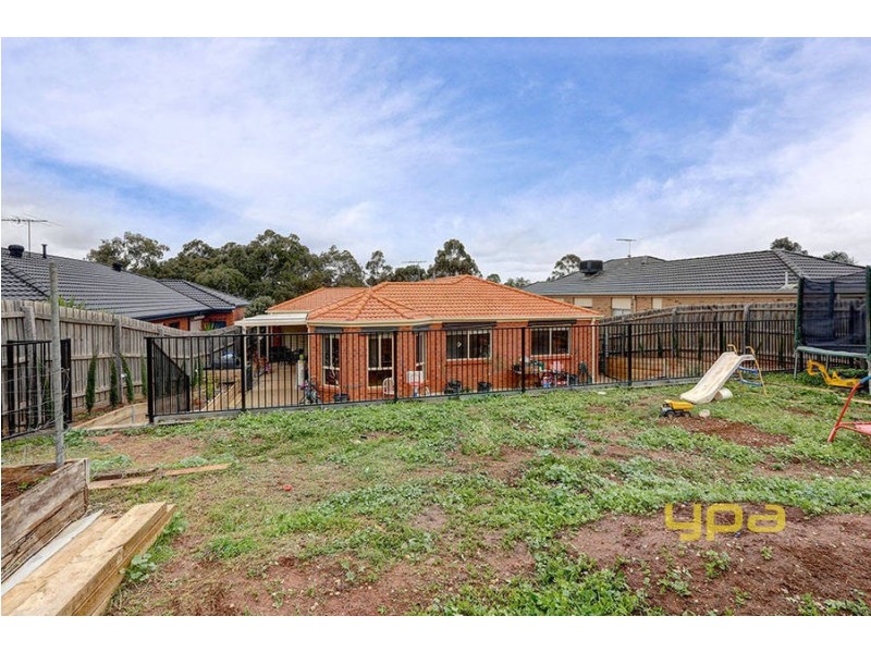 6 Viviannes Way, Melton VIC 3337