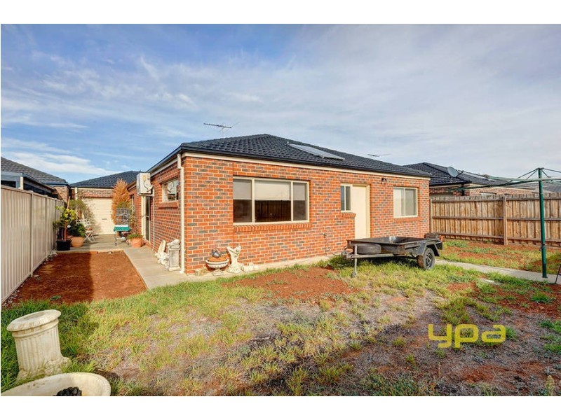 30 Wakefields Drive, Brookfield VIC 3338