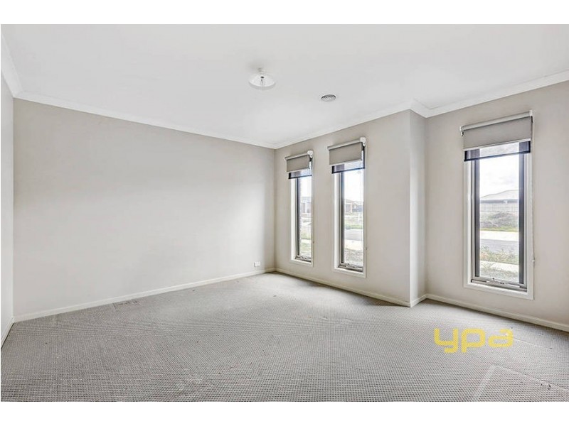 4 Portman Avenue, Melton West VIC 3337