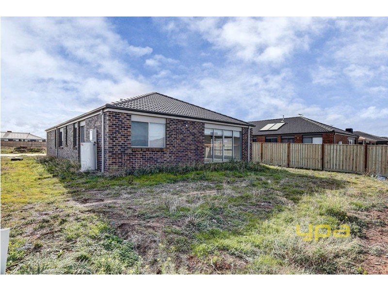 4 Portman Avenue, Melton West VIC 3337