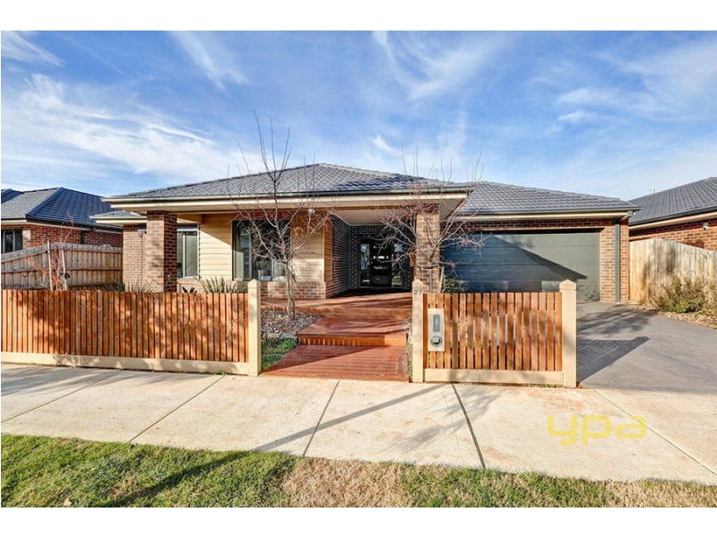 27 Castlemaine Drive, Eynesbury VIC 3338