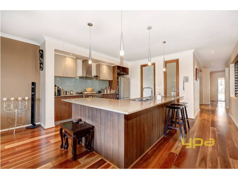 27 Castlemaine Drive, Eynesbury VIC 3338