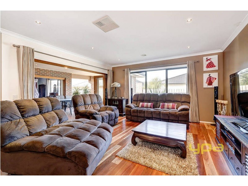 27 Castlemaine Drive, Eynesbury VIC 3338