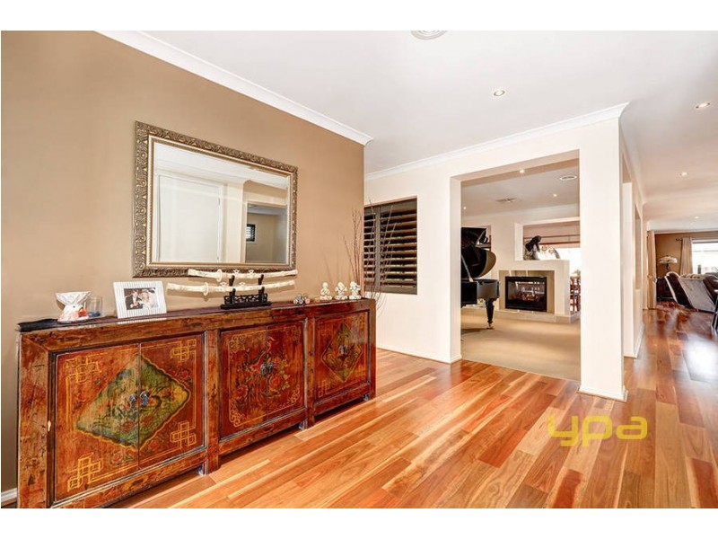 27 Castlemaine Drive, Eynesbury VIC 3338