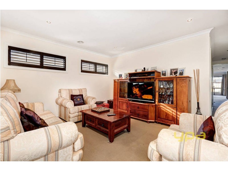 27 Castlemaine Drive, Eynesbury VIC 3338