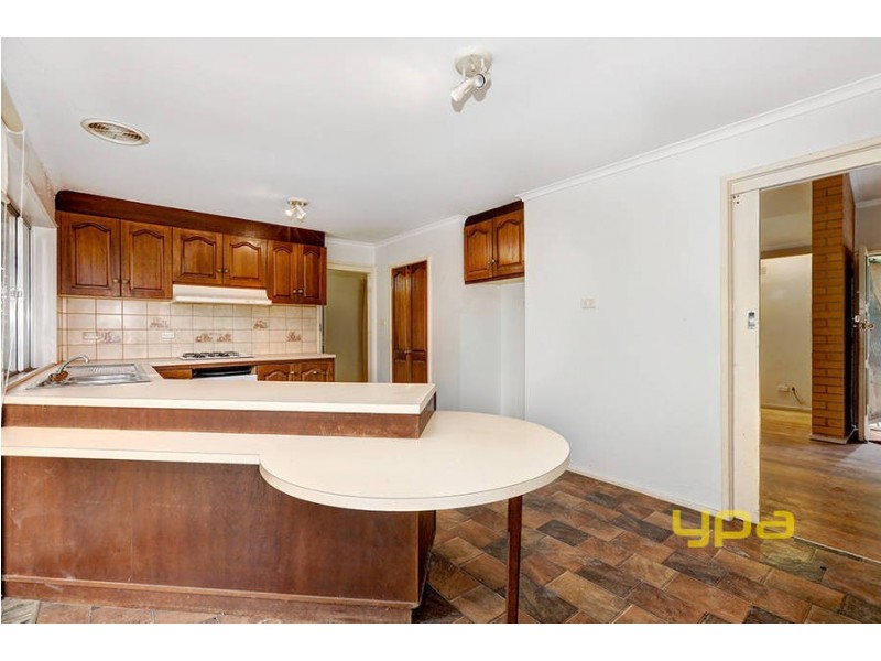 6 Olympia Place, Melton West VIC 3337