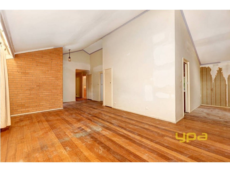 6 Olympia Place, Melton West VIC 3337