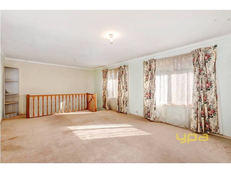 6 Olympia Place, Melton West VIC 3337