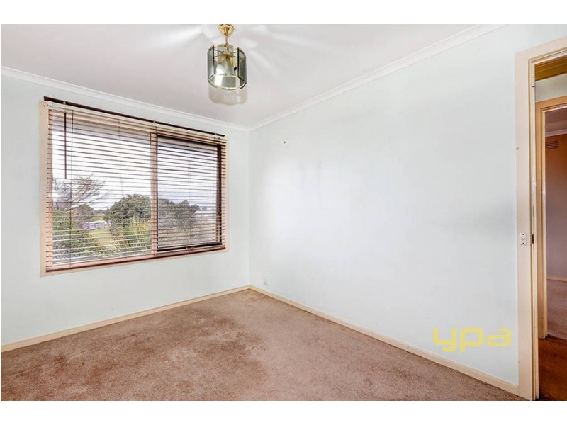 6 Olympia Place, Melton West VIC 3337