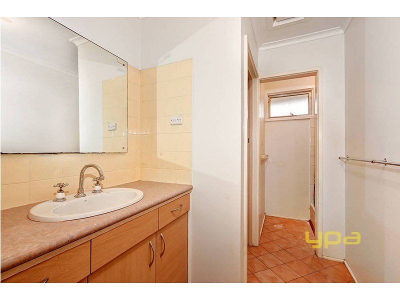 6 Olympia Place, Melton West VIC 3337