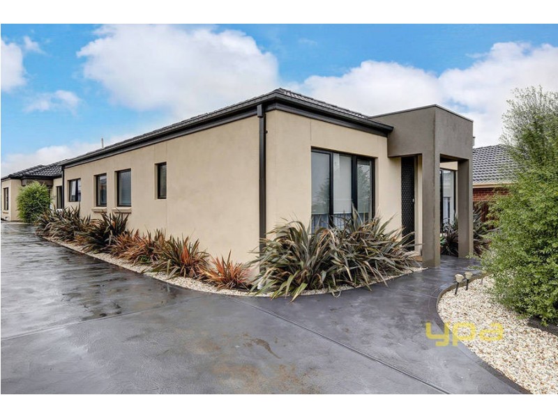 1/6 Granholm Grove, Melton West VIC 3337