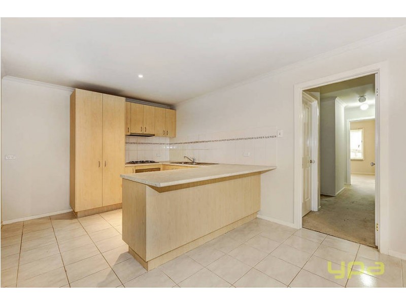 6 Jolley Rise, Melton West VIC 3337