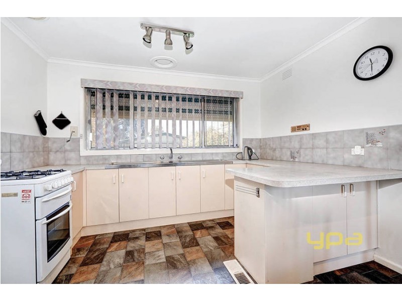 100 Station Road, Melton South VIC 3338