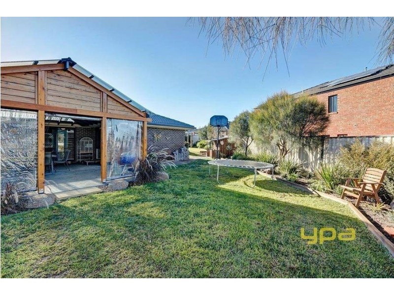 25 Rain Lover Drive, Kurunjang VIC 3337