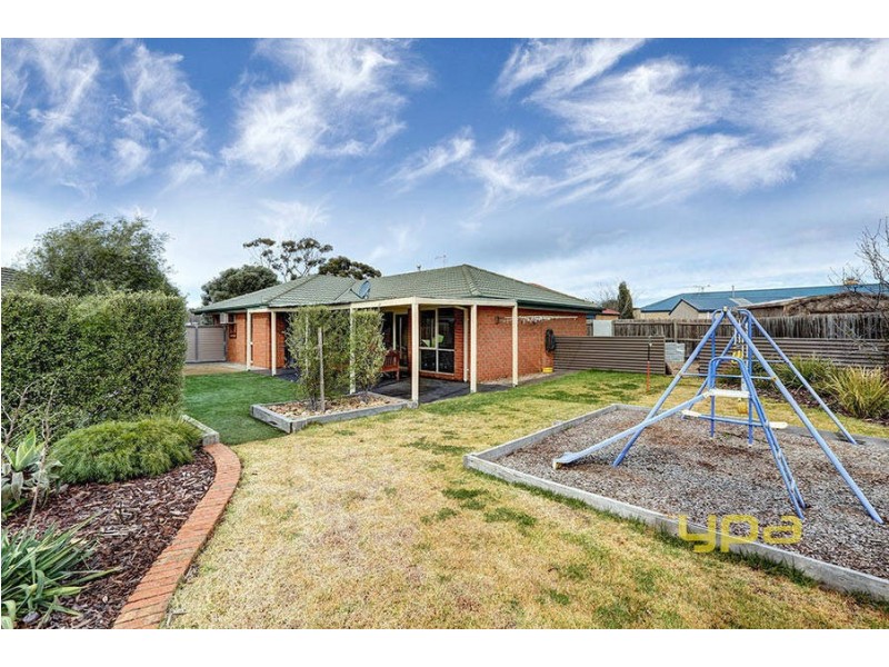 4 Parkway, Melton West VIC 3337