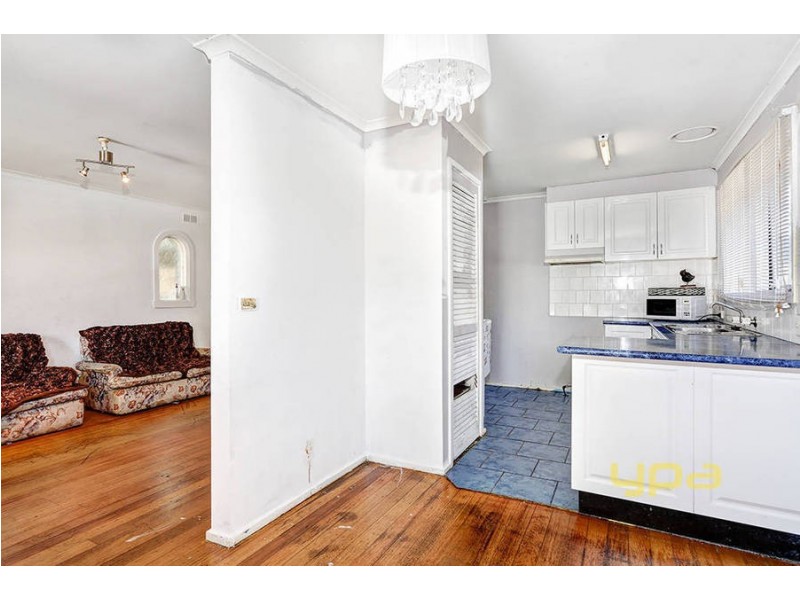 10 Penguin Street, Melton West VIC 3337