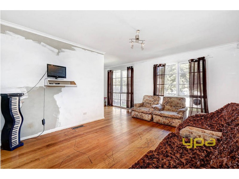 10 Penguin Street, Melton West VIC 3337