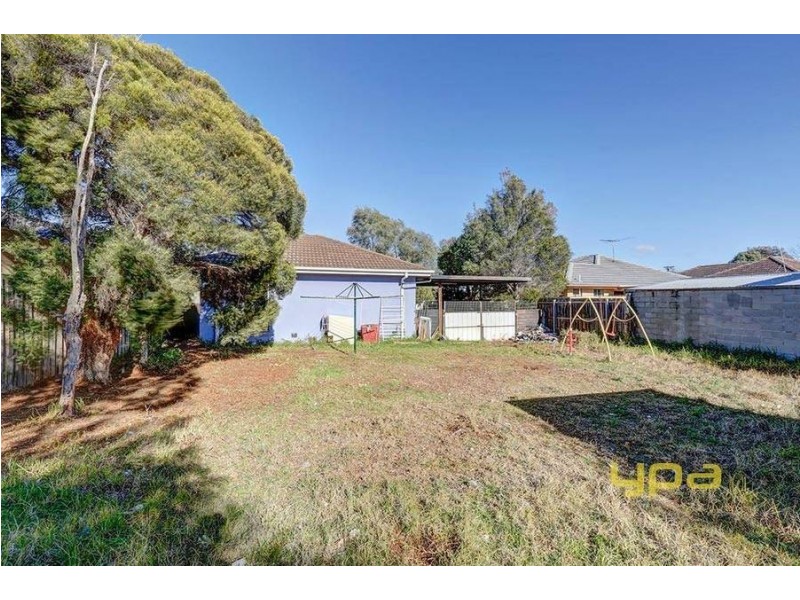 10 Penguin Street, Melton West VIC 3337