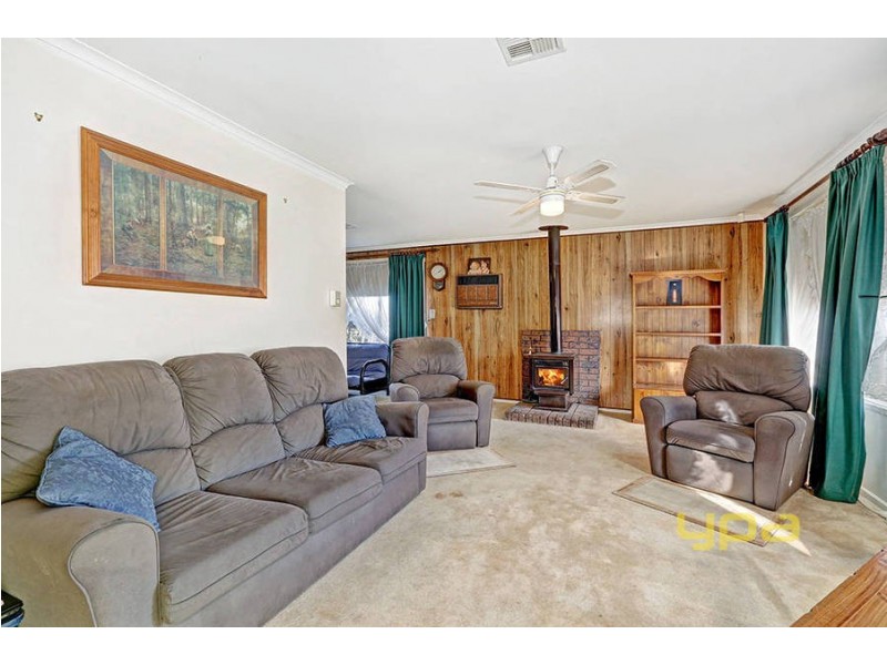 102 Barries Road, Melton VIC 3337