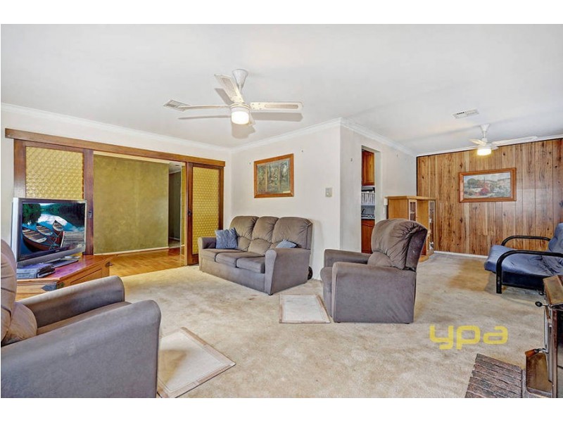 102 Barries Road, Melton VIC 3337