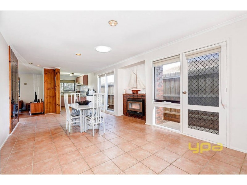 1/36 Kurrajong Crescent, Melton South VIC 3338