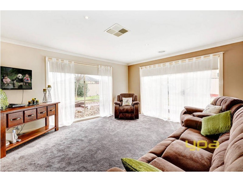 34 Sovereign Boulevard, Melton West VIC 3337