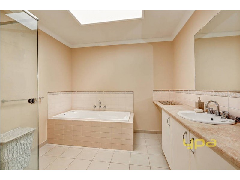 34 Sovereign Boulevard, Melton West VIC 3337