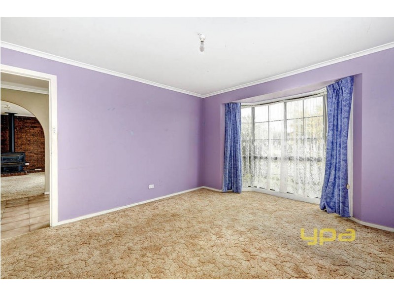 16 Risson Street, Melton South VIC 3338