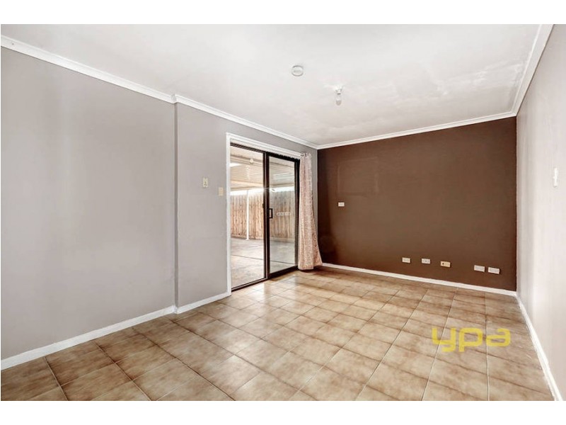 16 Risson Street, Melton South VIC 3338