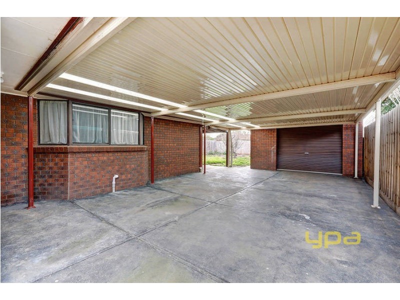 16 Risson Street, Melton South VIC 3338