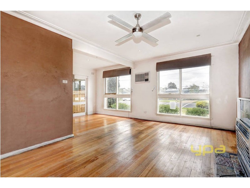 4 Wilson Road, Melton South VIC 3338