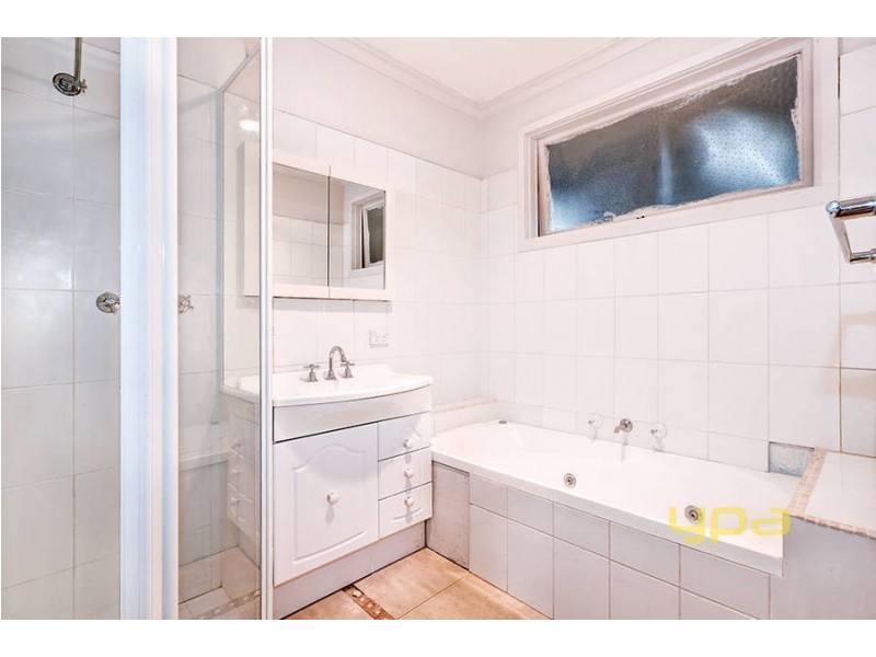 4 Wilson Road, Melton South VIC 3338