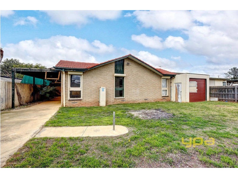 4 Wilson Road, Melton South VIC 3338